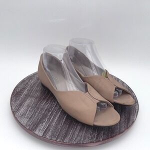 Munro Flats Womens 9 N Francesca Peep Toe Tan Genuine Leather Slip On Shoes